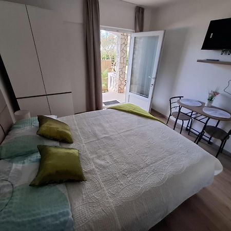 Apartments Venci บาร์บินเย ภายนอก รูปภาพ