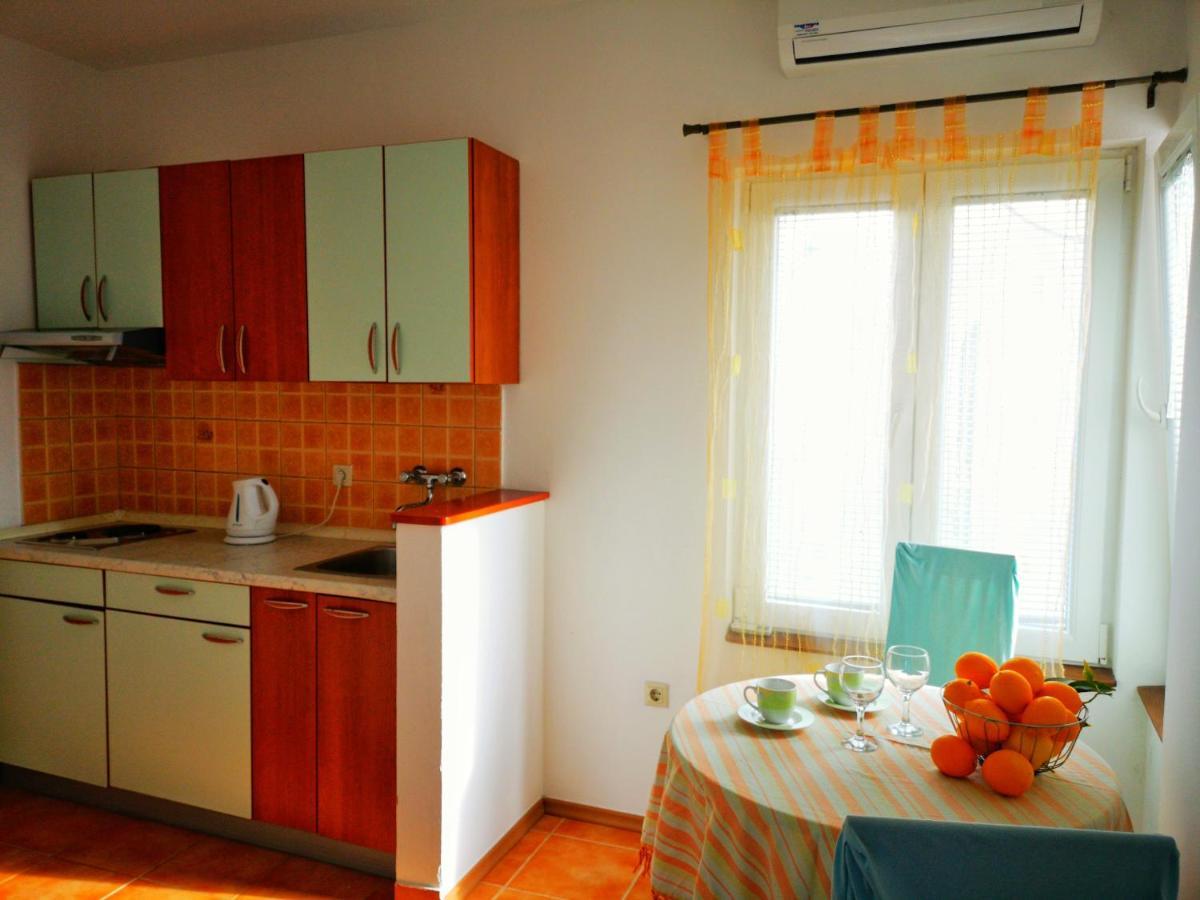 Apartments Venci บาร์บินเย ภายนอก รูปภาพ